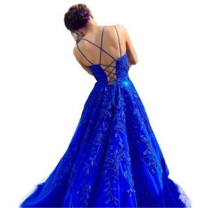 Elegant Blue Evening Gown